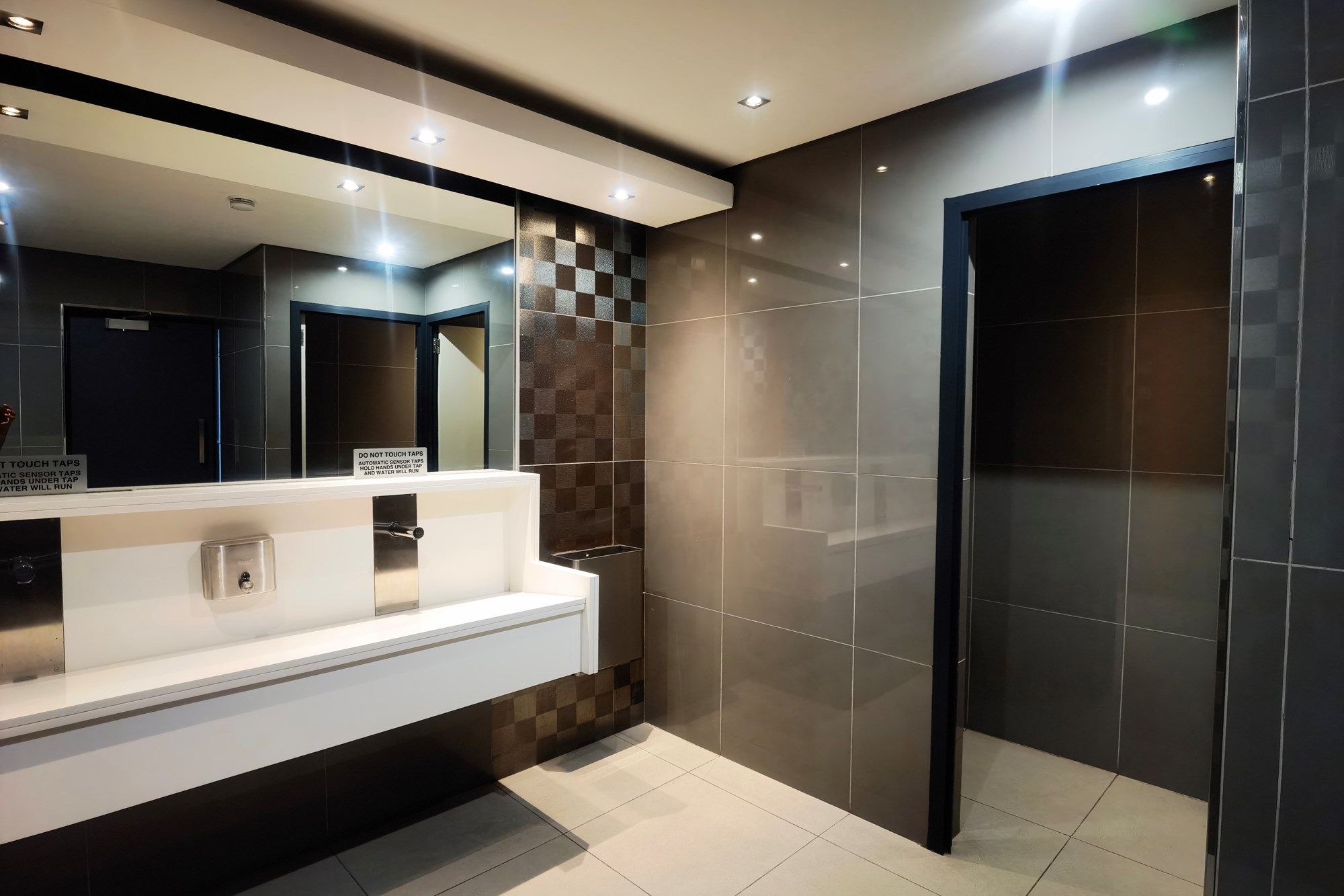 To Let commercial Property for Rent in De Waterkant Western Cape